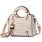 New Women Bags Comfortable And Beautiful Large And Light Capacity HandBags