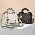 New Women Bags Comfortable And Beautiful Large And Light Capacity HandBags