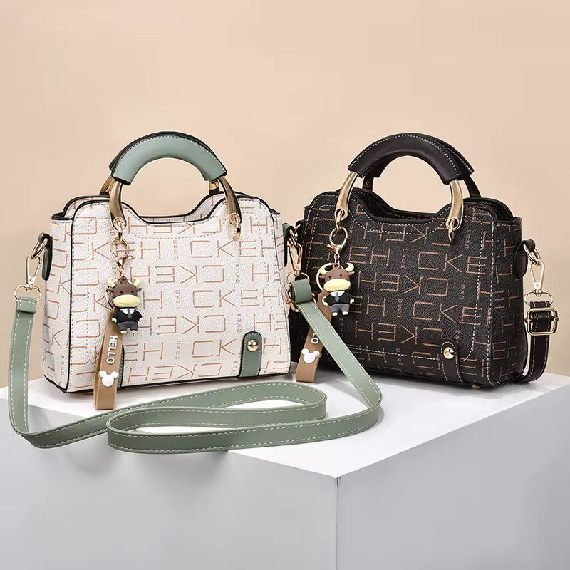New Women Bags Comfortable And Beautiful Large And Light Capacity HandBags